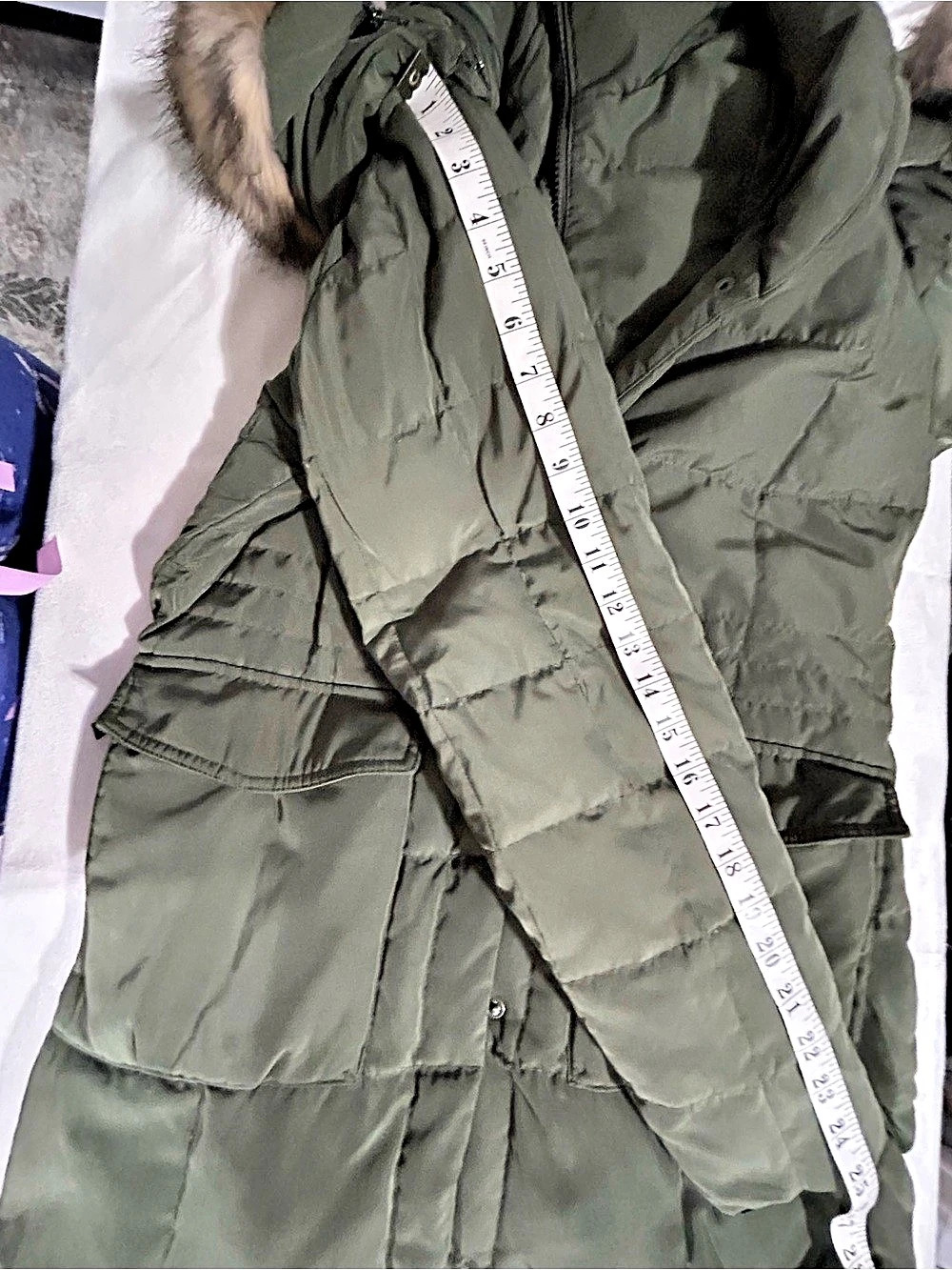 Eddie Bauer Olive Green Down Parka Faux Fur Hood Women’s Medium - Picture 13 of 15